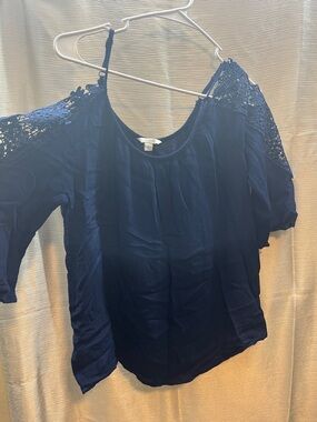 Source Unknown Navy Cold-Shoulder Crochet Trim Tunic